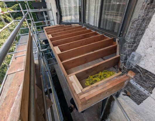 Balcony timber structure restoration